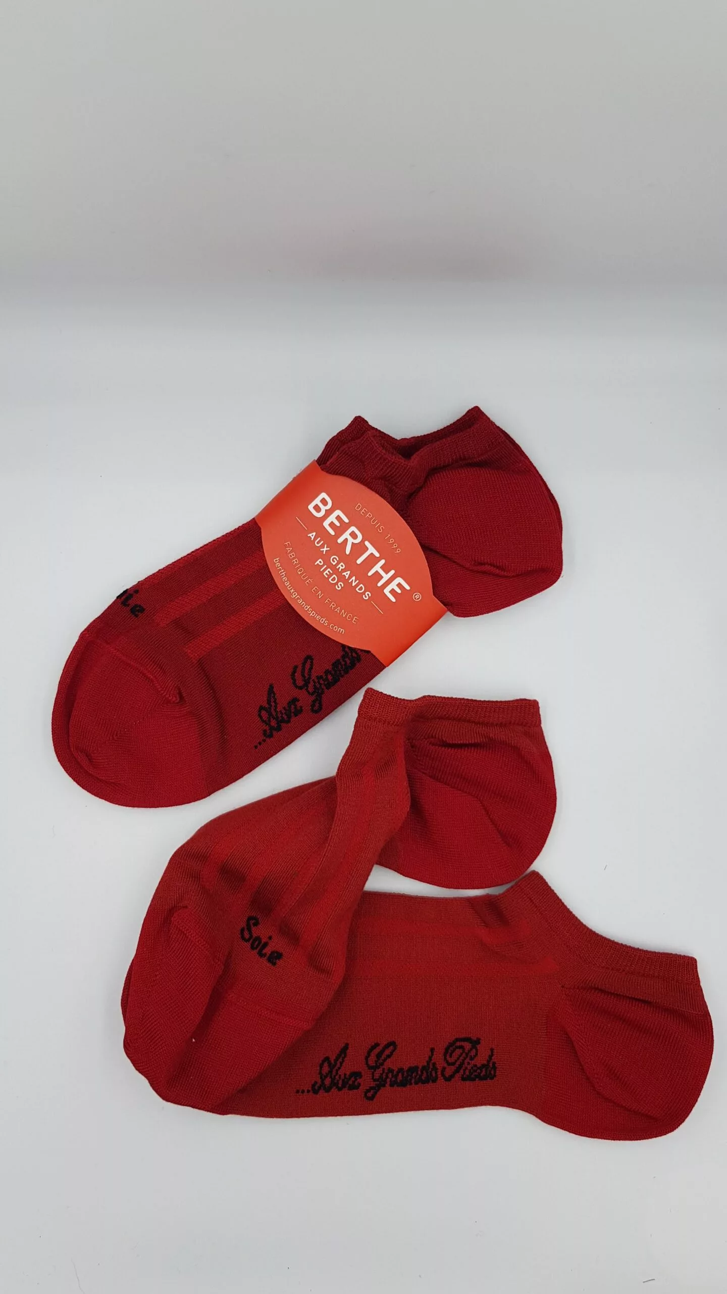 Chaussettes soie invisibles rouge Berthe aux Grands Pieds T35/38
