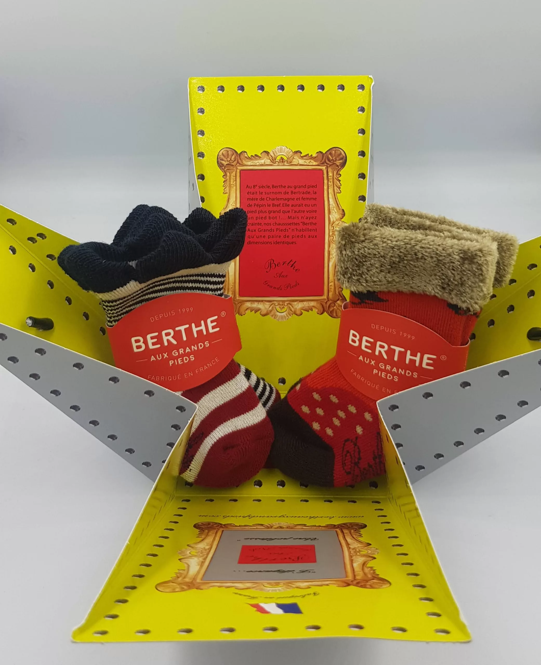 Coffret Cadeau Naissance – 2 Paires de Chaussettes Berthe aux Grands Pieds – Thèmes Jungle & Marinière